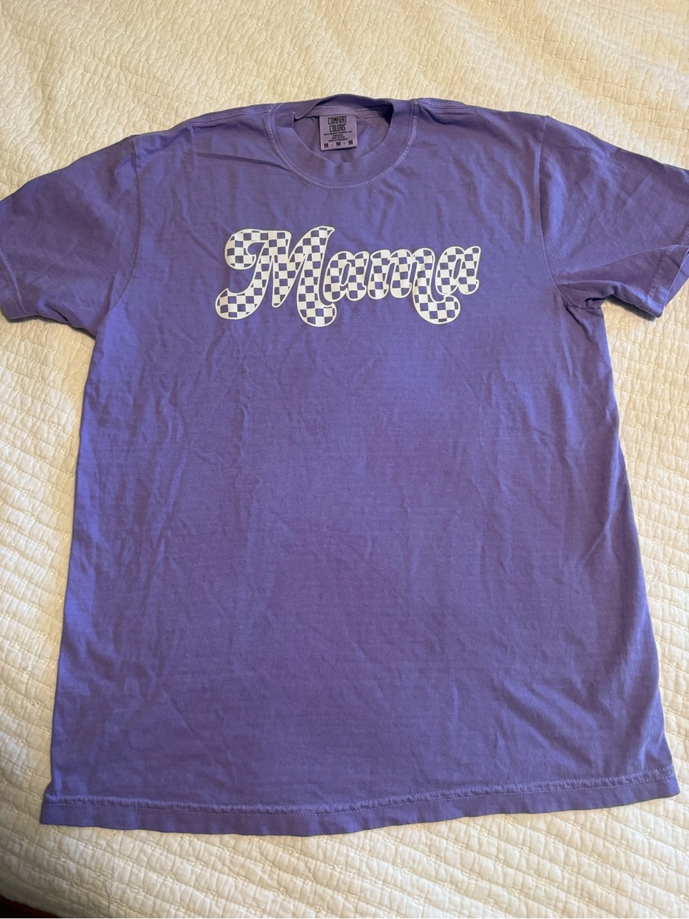 Comfort Colors "Mama" Graphic T-Shirt Size Medium Purple Checkered LMSS NWOT